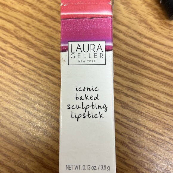 NIB Laura Geller Iconic Baked Sculpting Lipstick 💄 in “Fifth Ave. Ruby” 💋👄 - Picture 7 of 7